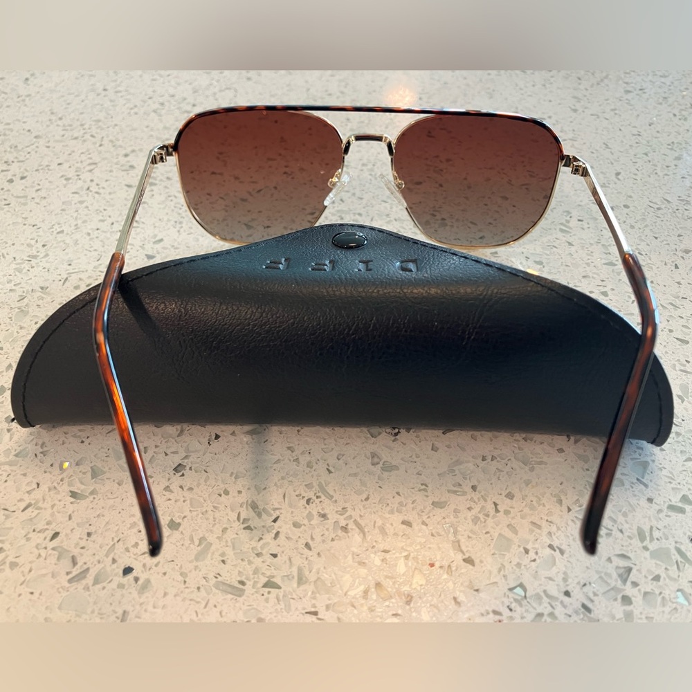 DIFF Polarized Sunglasses NEVER WORN. Includes ca… - image 6
